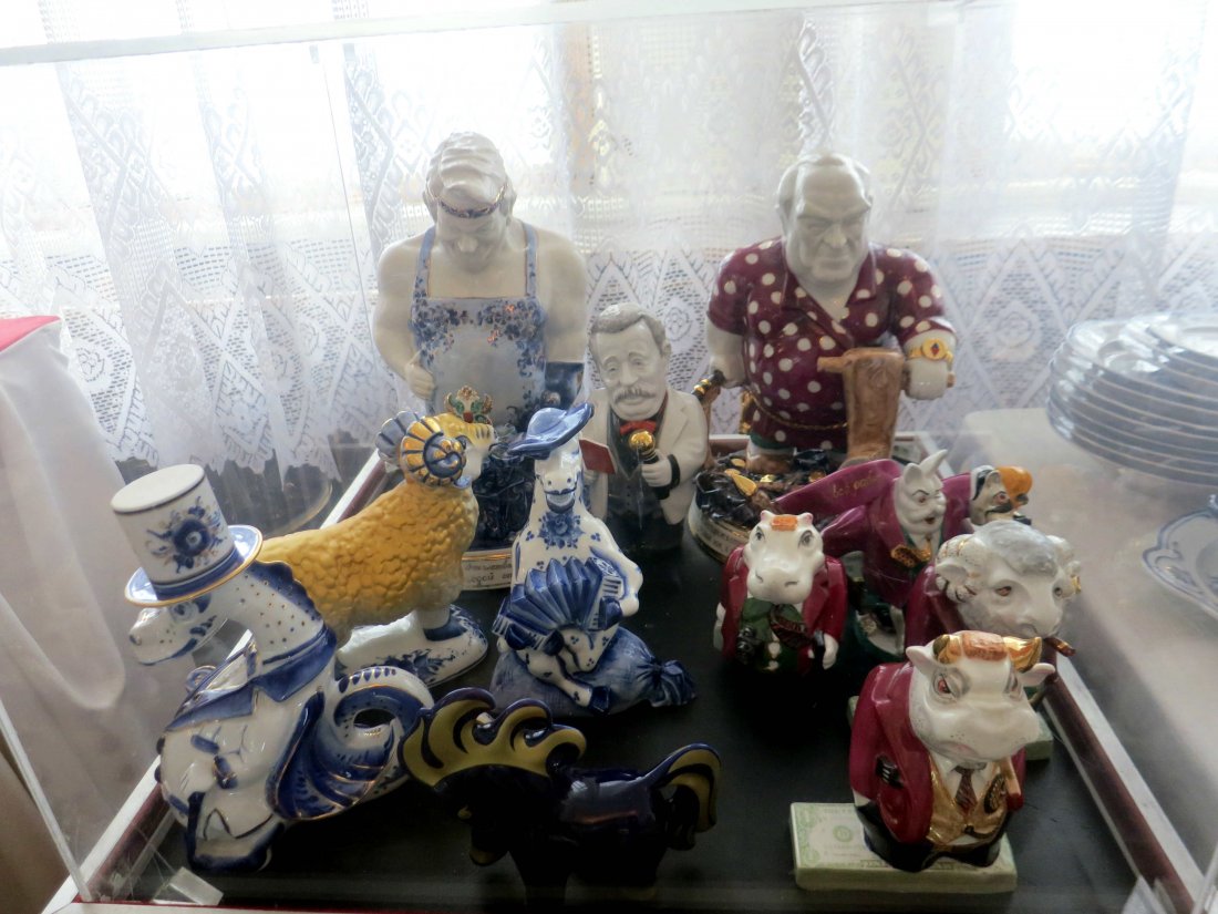 The peak of Gzhel porcelain production took place in the 20th century. A lot of professional artists...