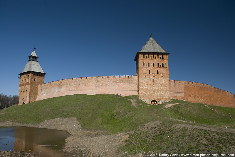 In 10 to 11 centuries several messuages were located at the territory of the future Kremlin. The Pri...